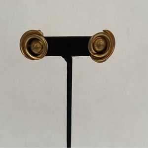 Vintage Gold Tone, Swirl Ball, Clip On Earrings